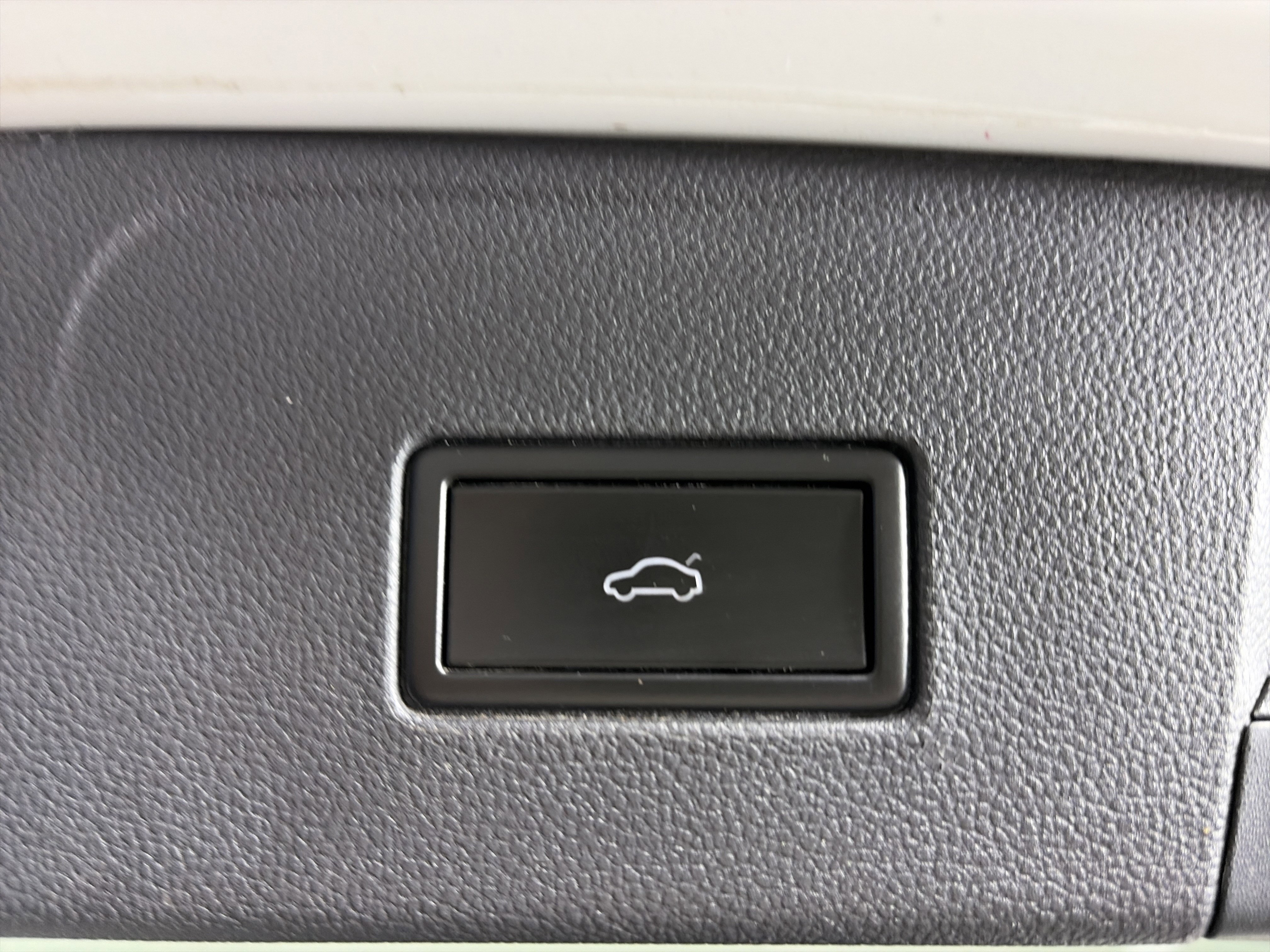 Used 2019 Volkswagen Atlas SEL R-Line image 20