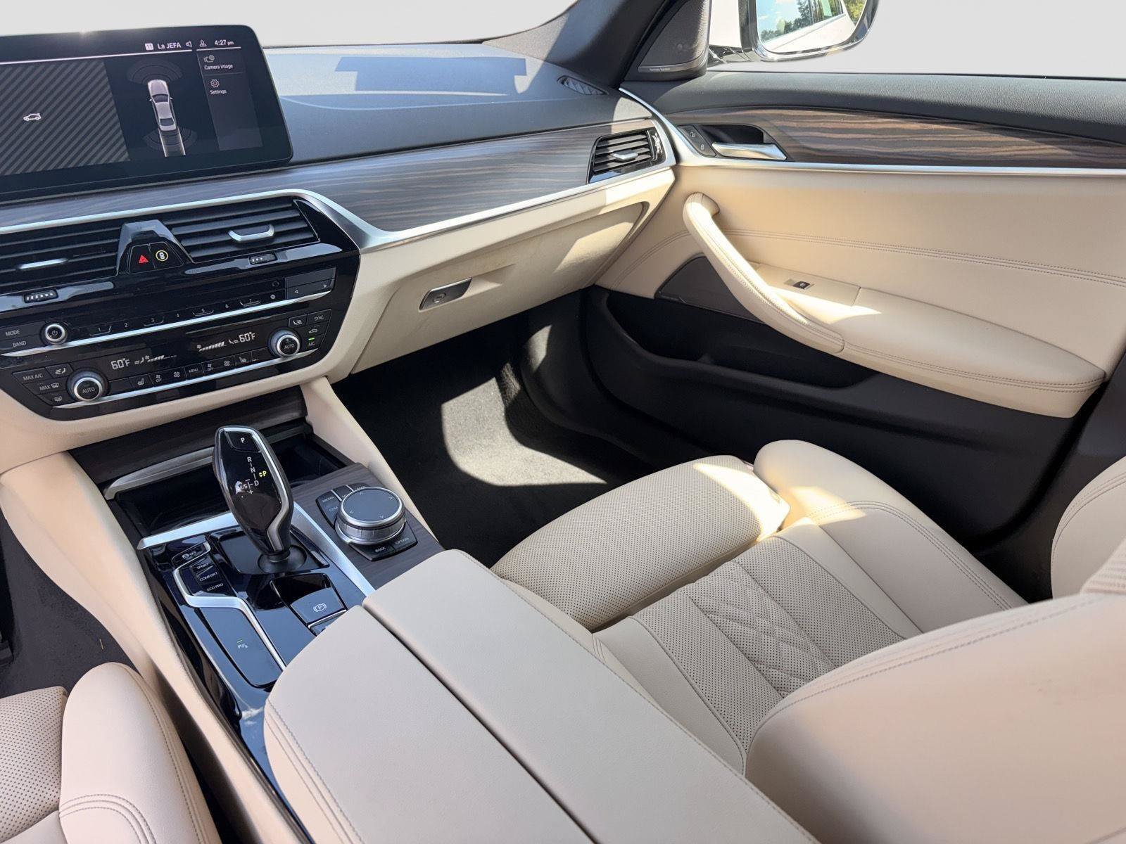 Used 2022 BMW 530i w/ Premium Package RWD image 17