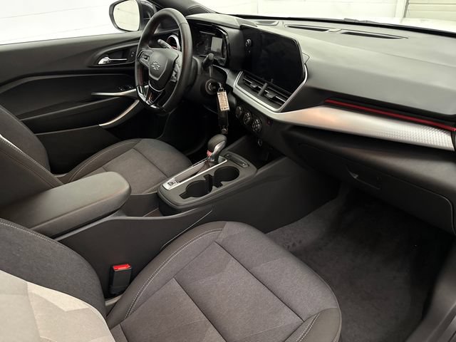 Used 2024 Chevrolet Trax RS w/ Driver Confidence Package FWD image 27