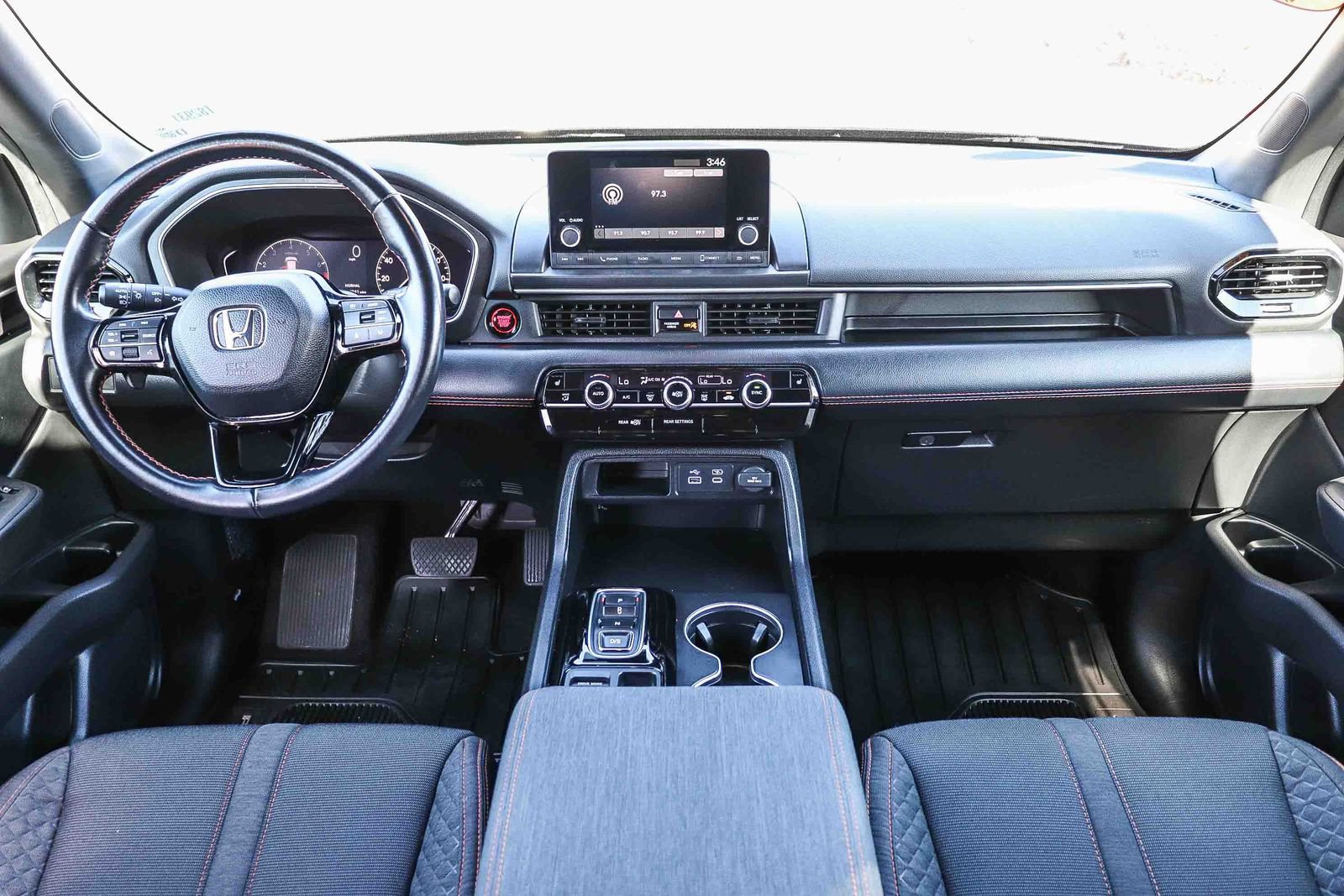 Used 2024 Honda Pilot Sport image 15