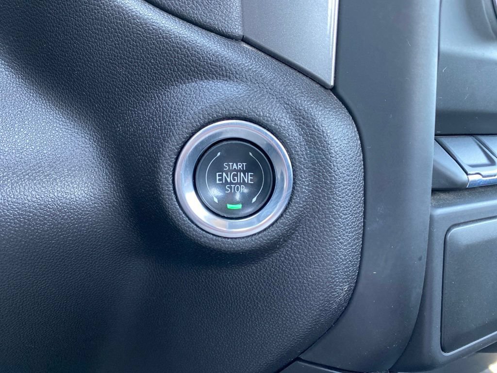 Used 2025 Chevrolet Silverado 1500 W/T RWD image 13