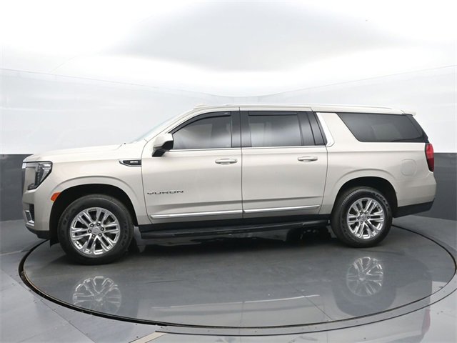Used 2023 GMC Yukon XL SLT image 2