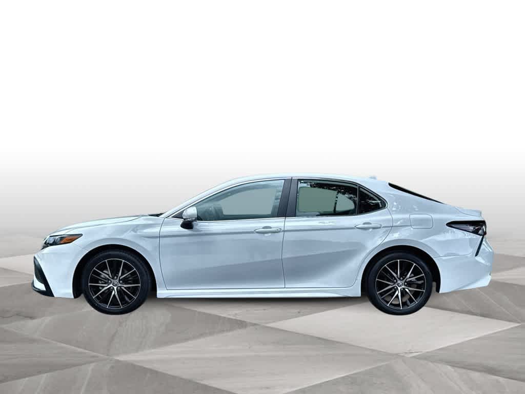 Used 2024 Toyota Camry SE w/ Convenience Package FWD image 5