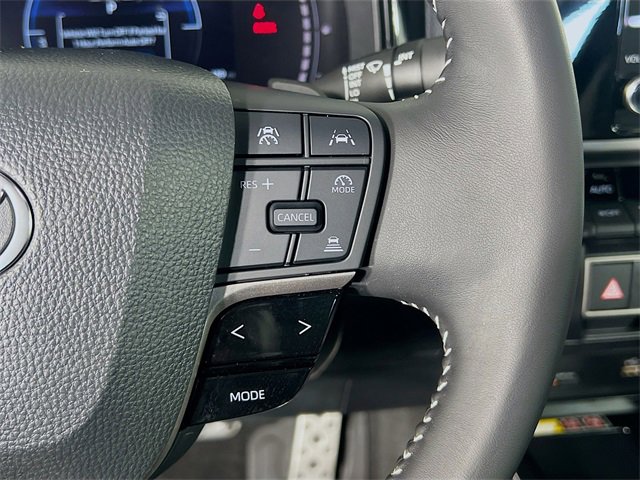 Used 2025 Toyota Camry SE image 17