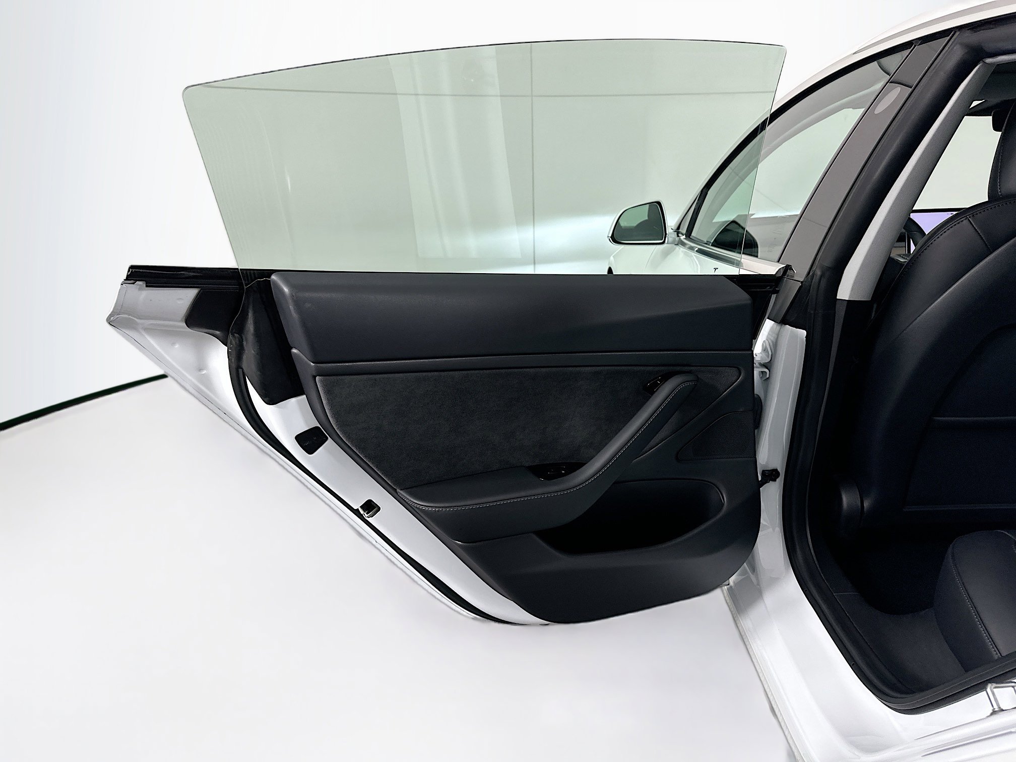 Used 2019 Tesla Model 3 Standard Range Plus image 24