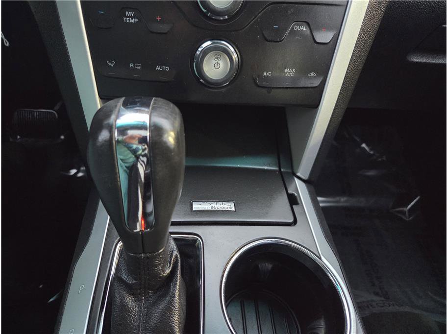 Used 2015 Ford Explorer XLT w/ Equipment Group 202B image 16