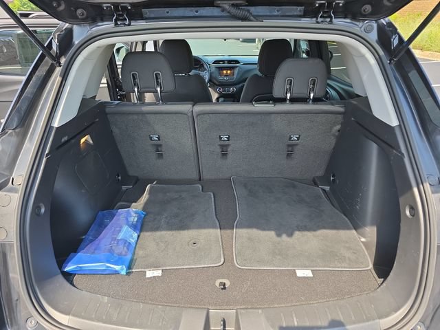 Used 2023 Chevrolet TrailBlazer LT FWD image 14