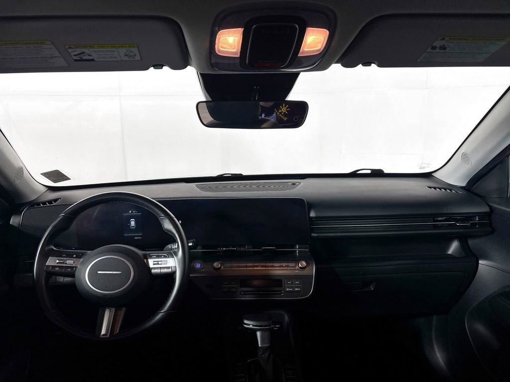Used 2025 Hyundai Kona SEL image 12