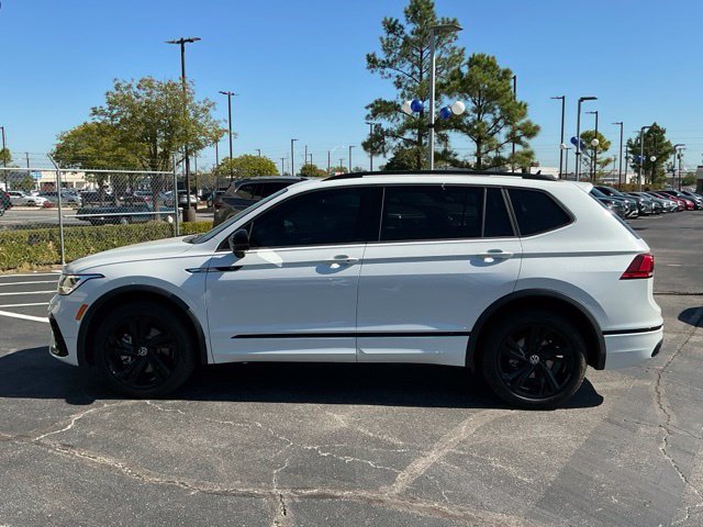 Certified 2023 Volkswagen Tiguan SE R-Line AWD/4WD image 6