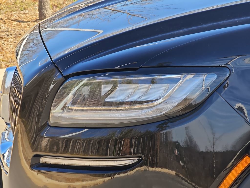 Used 2022 Lincoln Nautilus Reserve w/ Monochromatic Package image 27