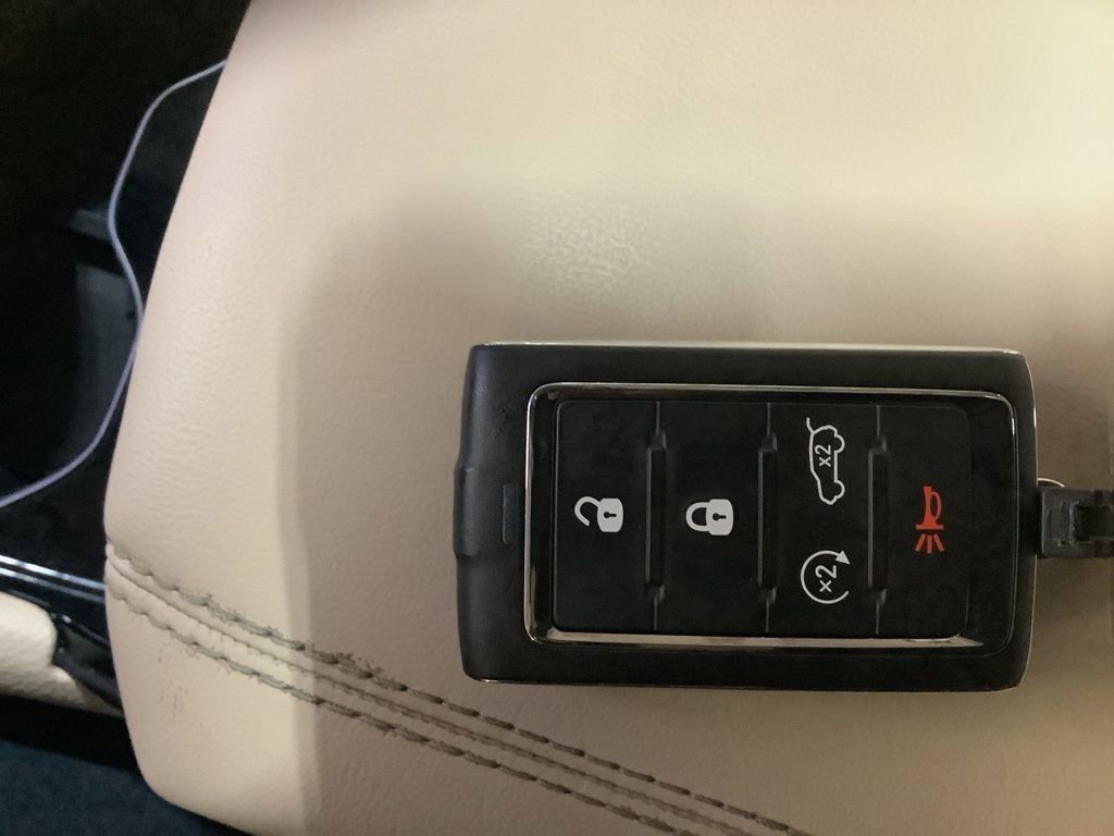 Used 2022 Jeep Grand Cherokee Limited AWD/4WD image 44