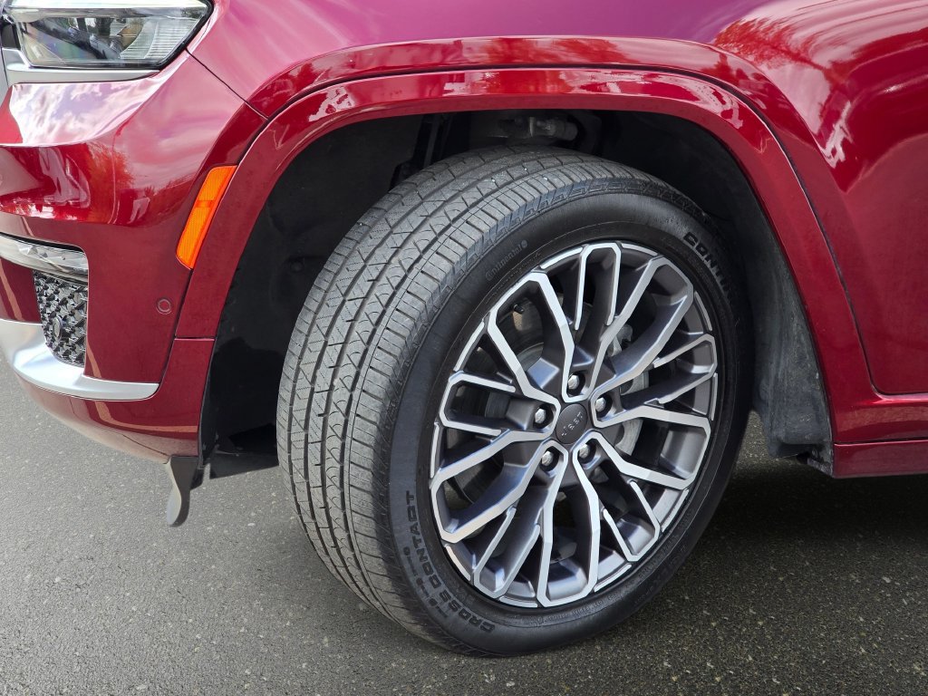Used 2025 Jeep Grand Cherokee L Summit AWD/4WD image 38