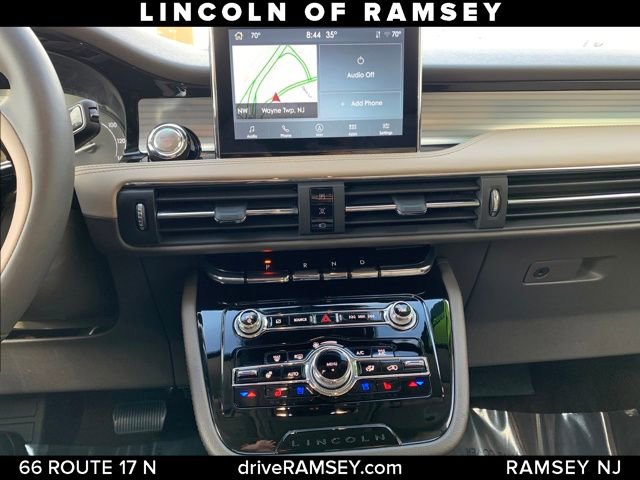 Used 2022 Lincoln Corsair AWD w/ Equipment Group 101A image 18