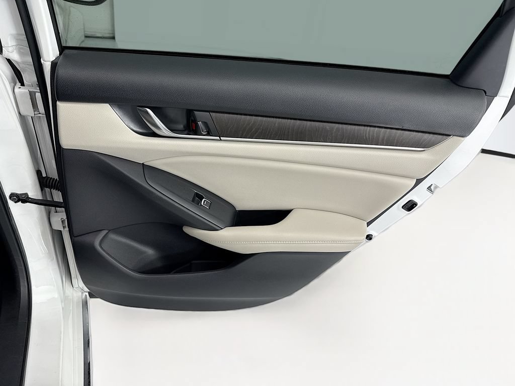 Used 2022 Honda Accord EX-L image 25