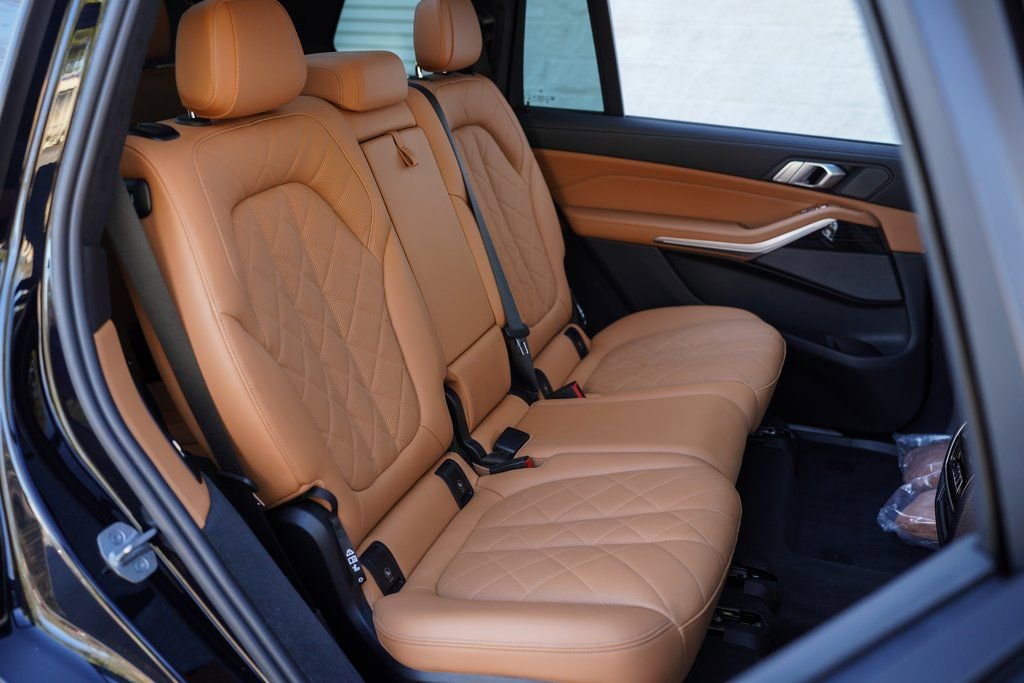 Used 2023 BMW X7 xDrive40i w/ M Sport Package image 27