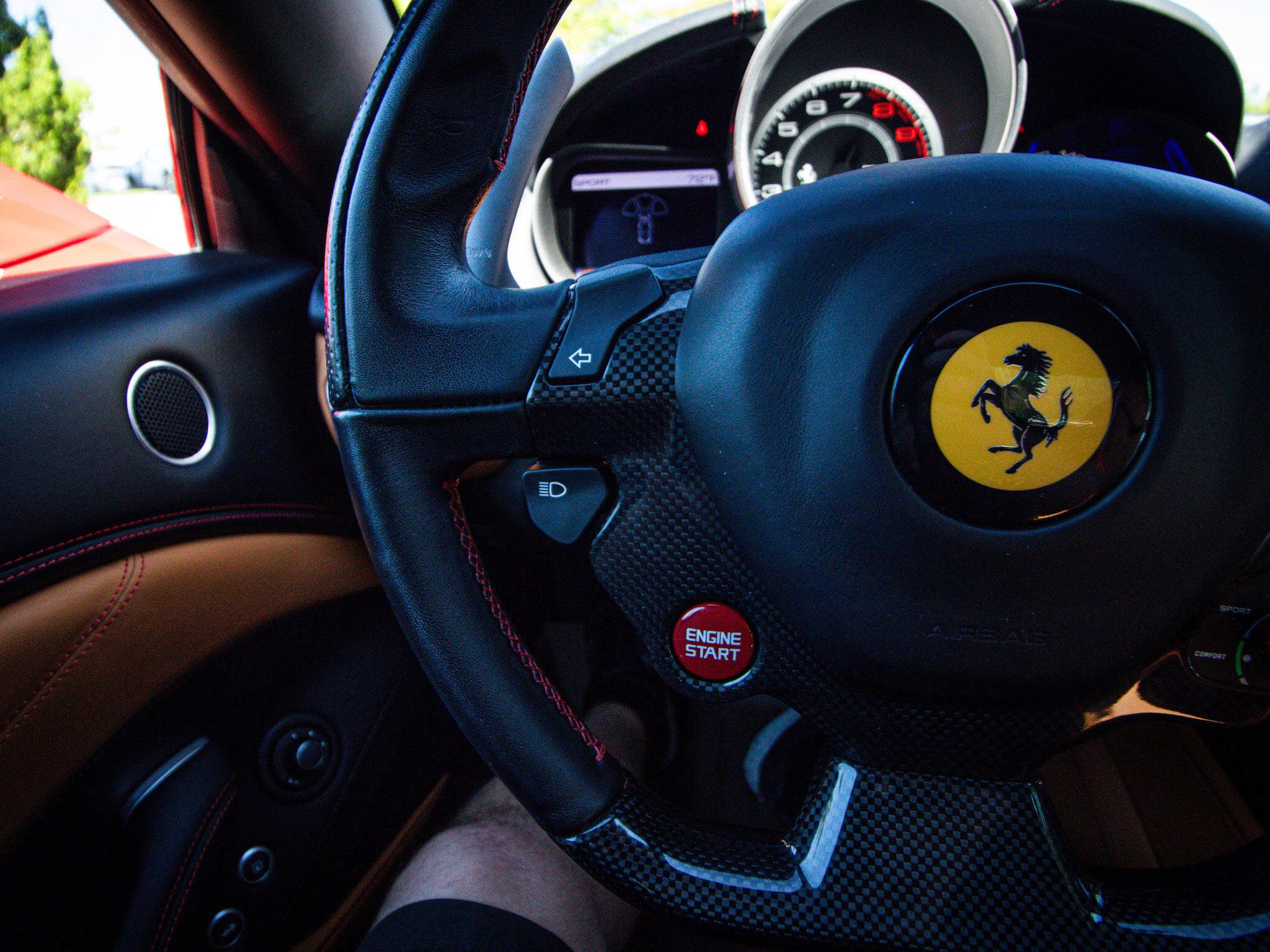 Used 2017 Ferrari California T RWD image 19