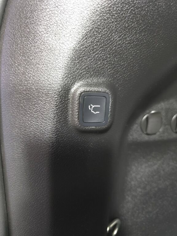 Used 2022 Jeep Cherokee Trailhawk w/ Premium Leather Package image 24