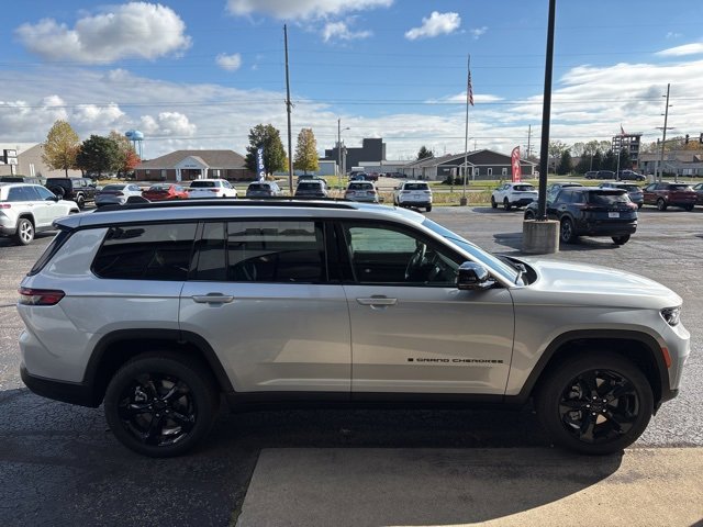 New 2025 Jeep Grand Cherokee L Limited image 9