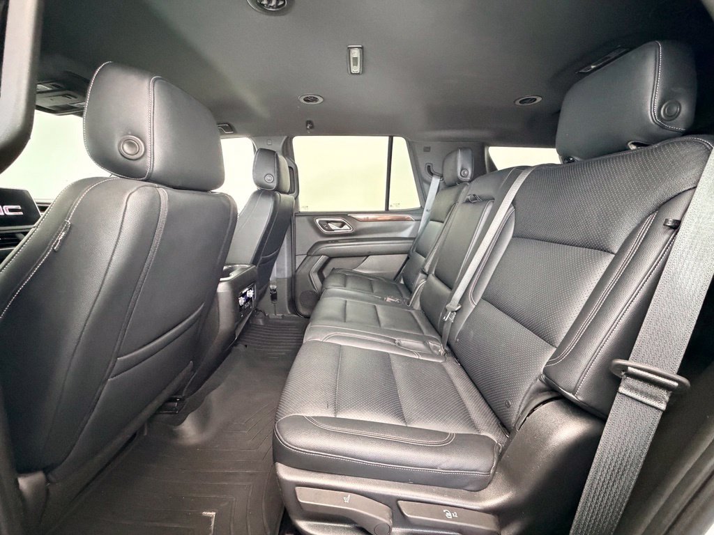 Used 2023 GMC Yukon SLE AWD/4WD image 5