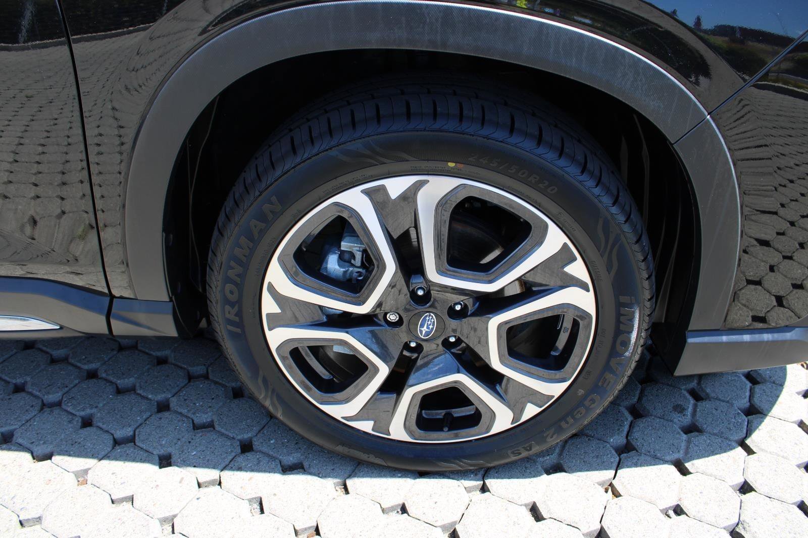Used 2023 Subaru Ascent Limited w/ Technology Package AWD/4WD image 15