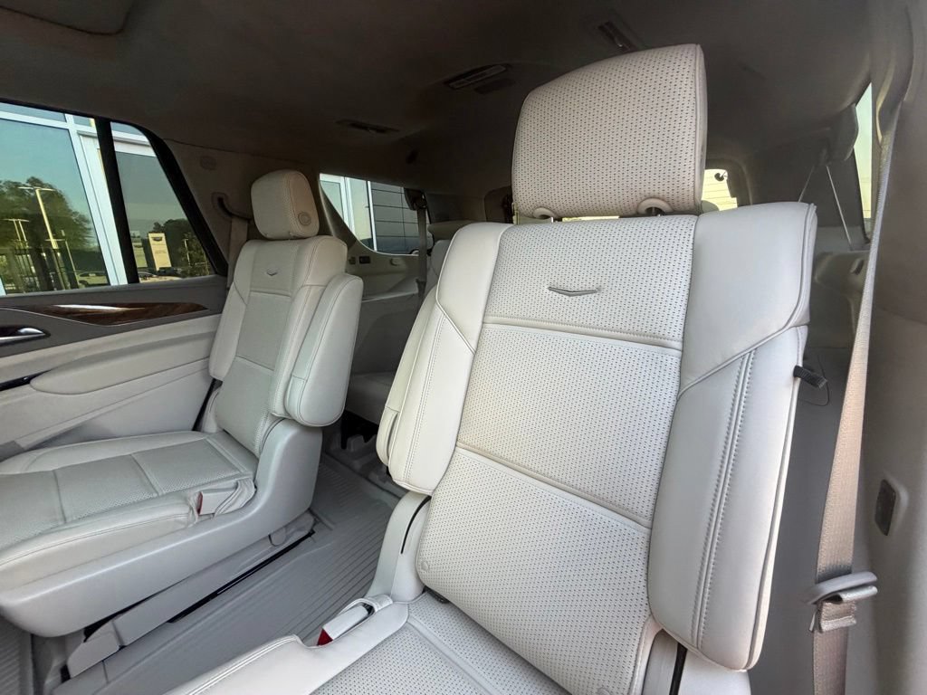 Used 2024 Cadillac Escalade Sport Platinum w/ LPO, Floor Liner Package AWD/4WD image 11