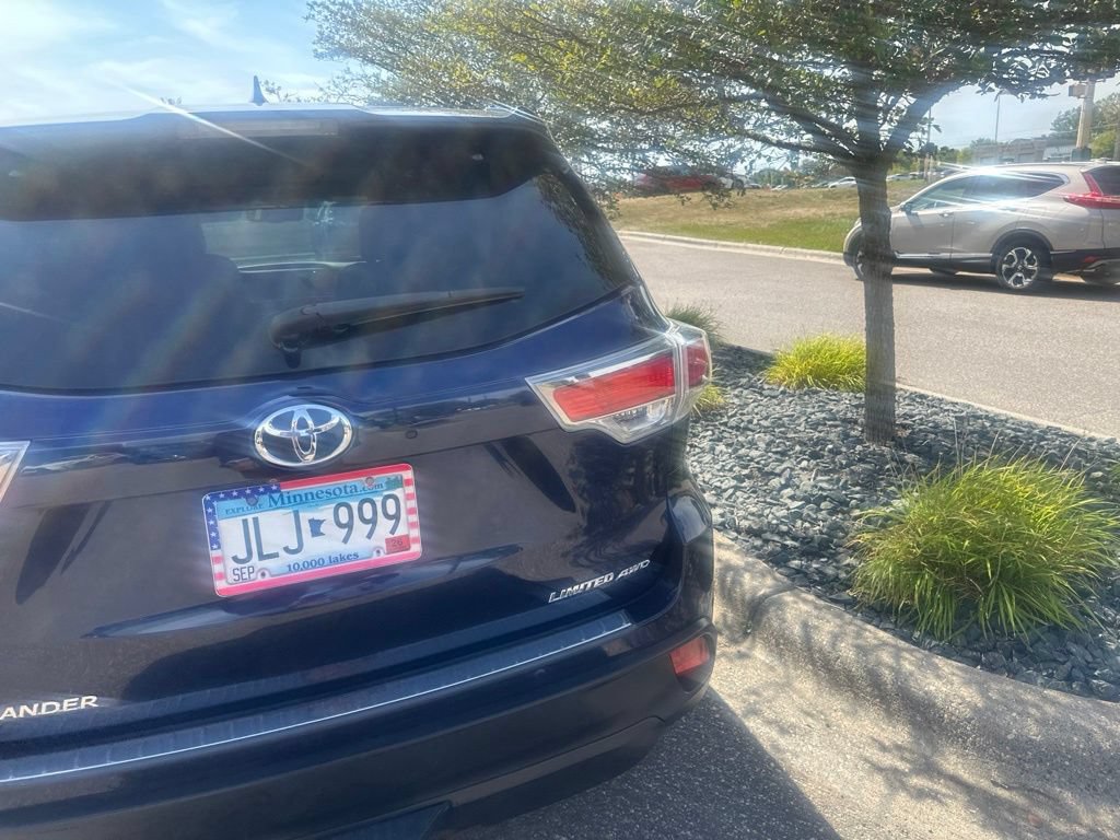 Used 2016 Toyota Highlander Limited Platinum AWD/4WD image 10