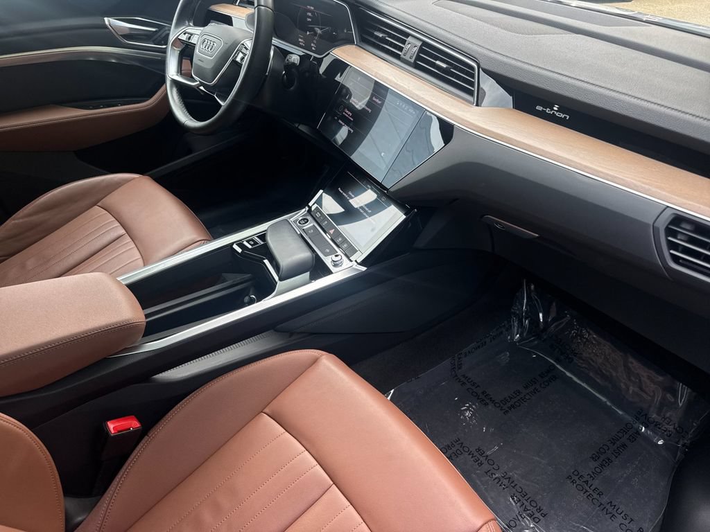 Used 2024 Audi Q8 e-tron Premium Plus AWD/4WD image 19