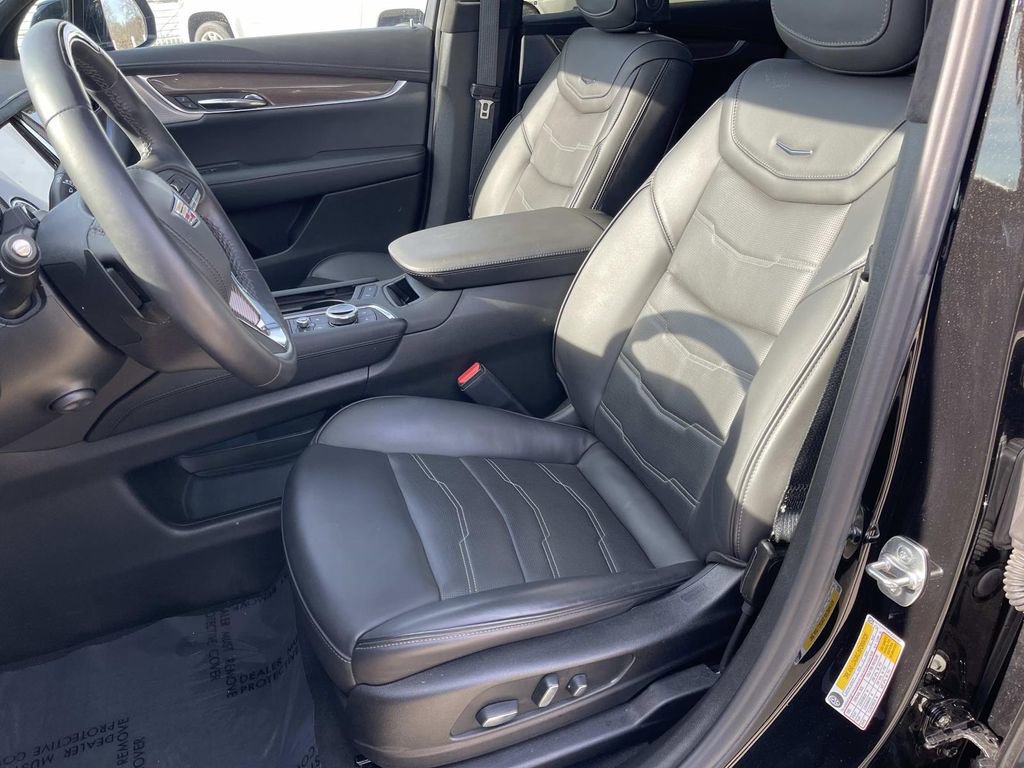 Certified 2025 Cadillac XT6 Premium Luxury w/ Platinum Package image 26
