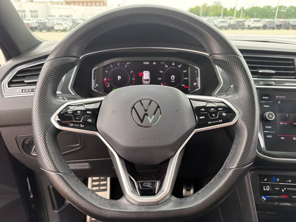Certified 2022 Volkswagen Tiguan SEL R-Line AWD/4WD image 12
