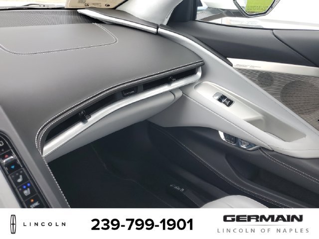 Used 2025 Chevrolet Corvette Stingray Premium Cpe w/ 3LT RWD image 36