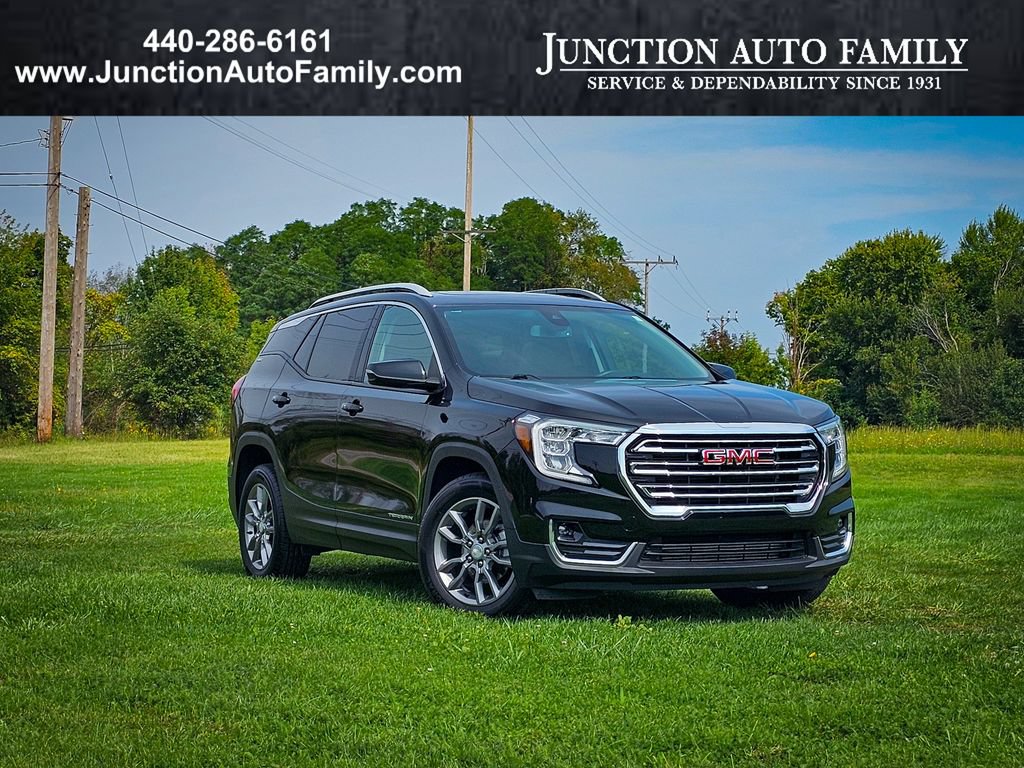 Used 2022 GMC Terrain SLT w/ Infotainment Package II AWD/4WD image 1