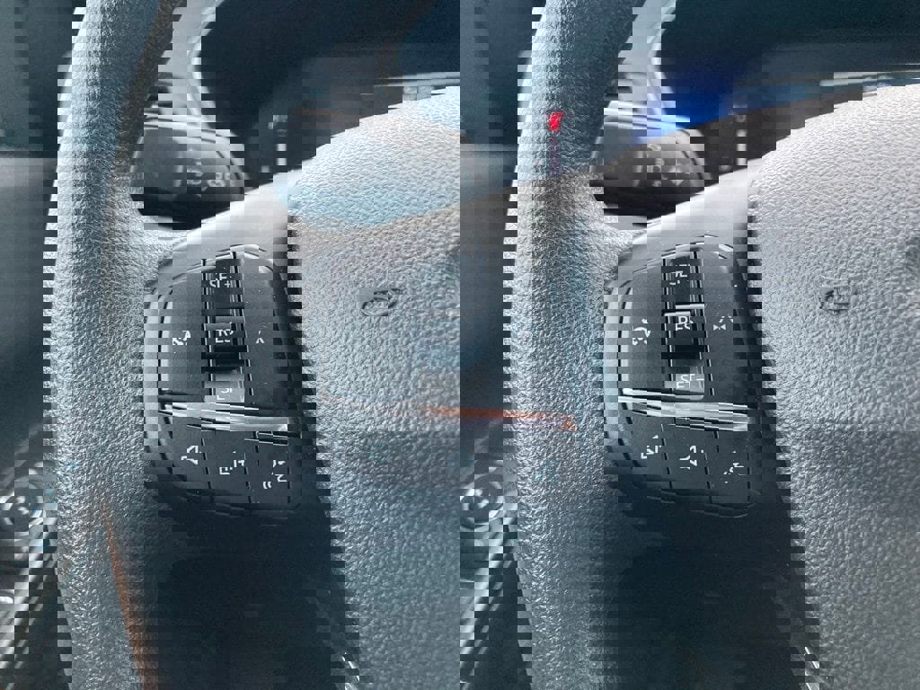 Used 2025 Ford Escape Active AWD/4WD image 15