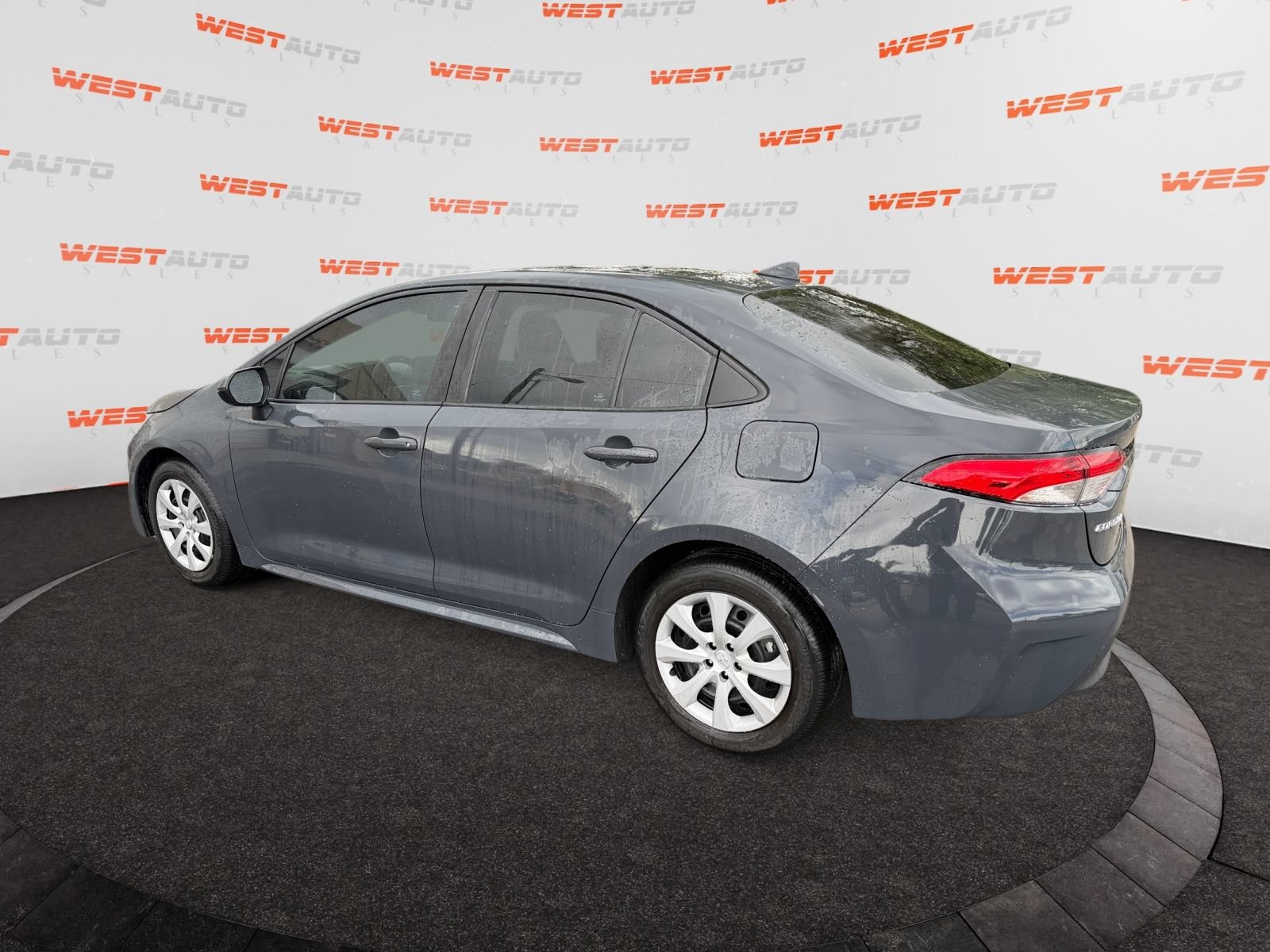 Used 2024 Toyota Corolla LE FWD image 3