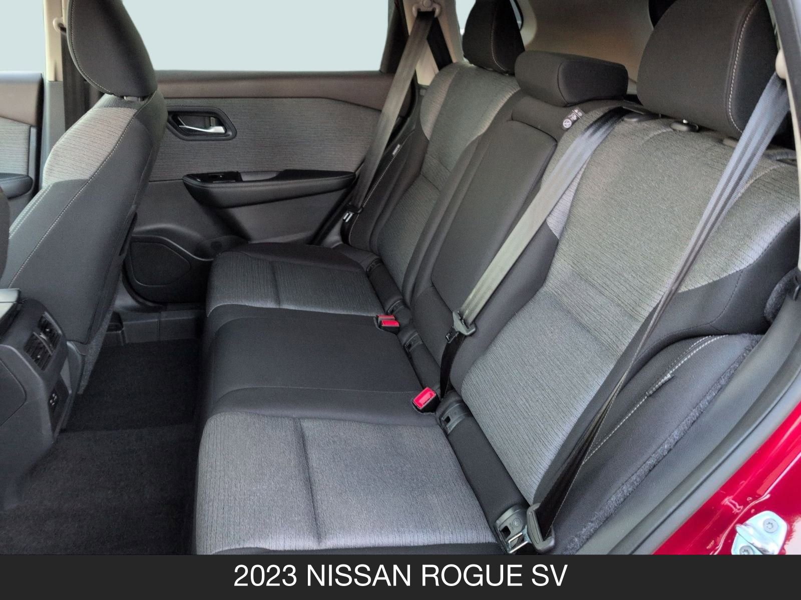 Used 2023 Nissan Rogue SV image 16