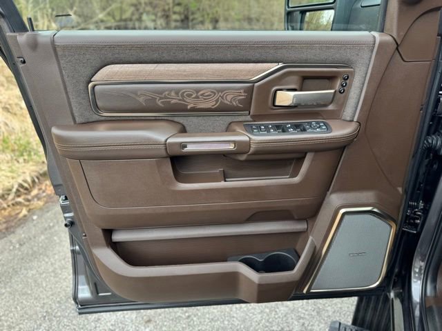Used 2025 RAM 2500 Limited AWD/4WD image 9