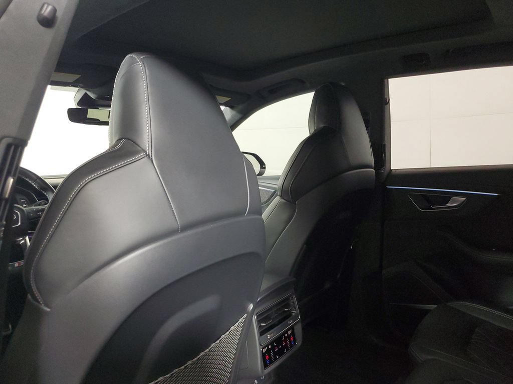 Used 2023 Audi SQ8 Premium Plus w/ SQ8 Luxury Package AWD/4WD image 13