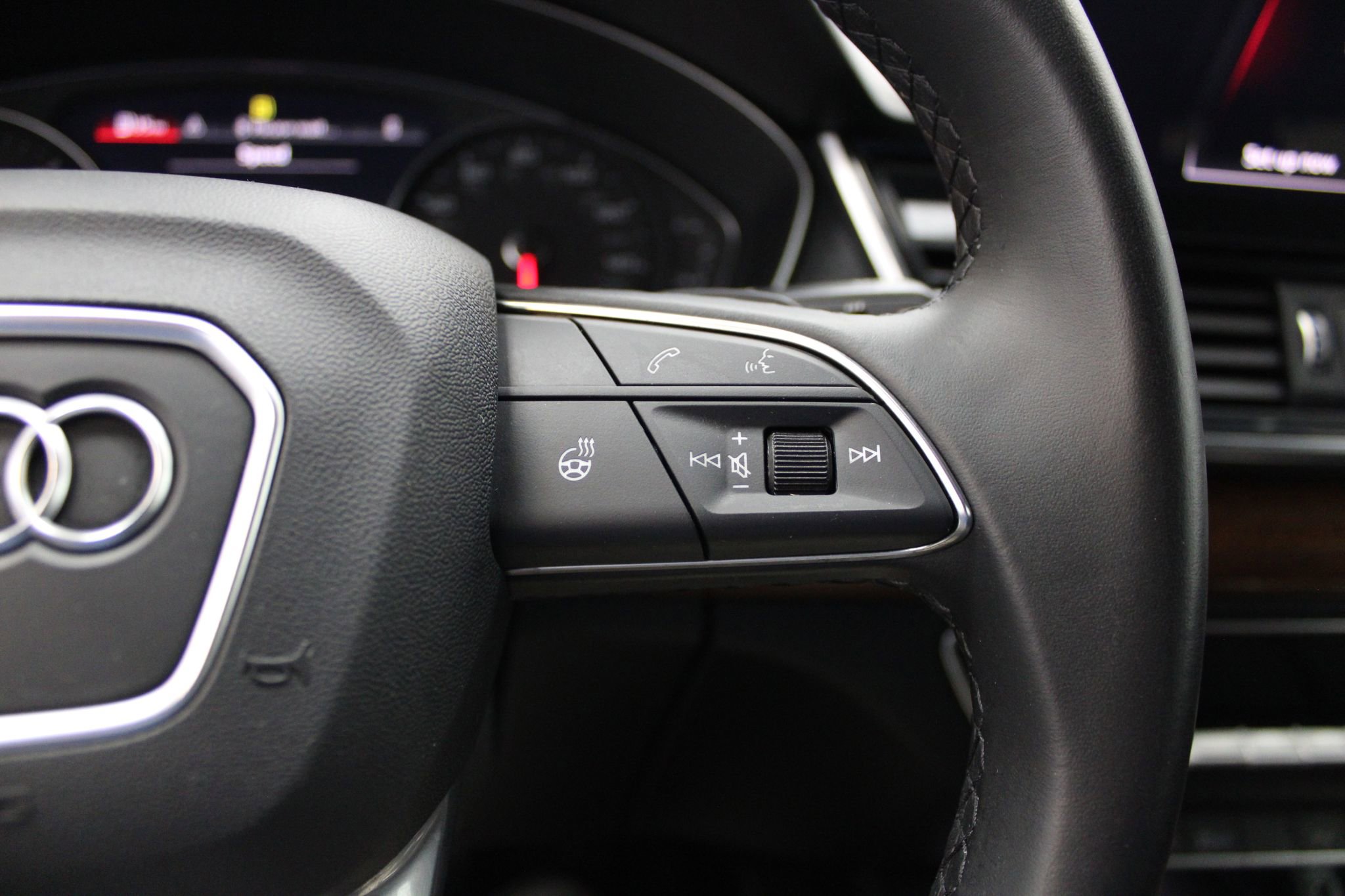 Used 2023 Audi Q5 2.0T Premium w/ Convenience Package image 35