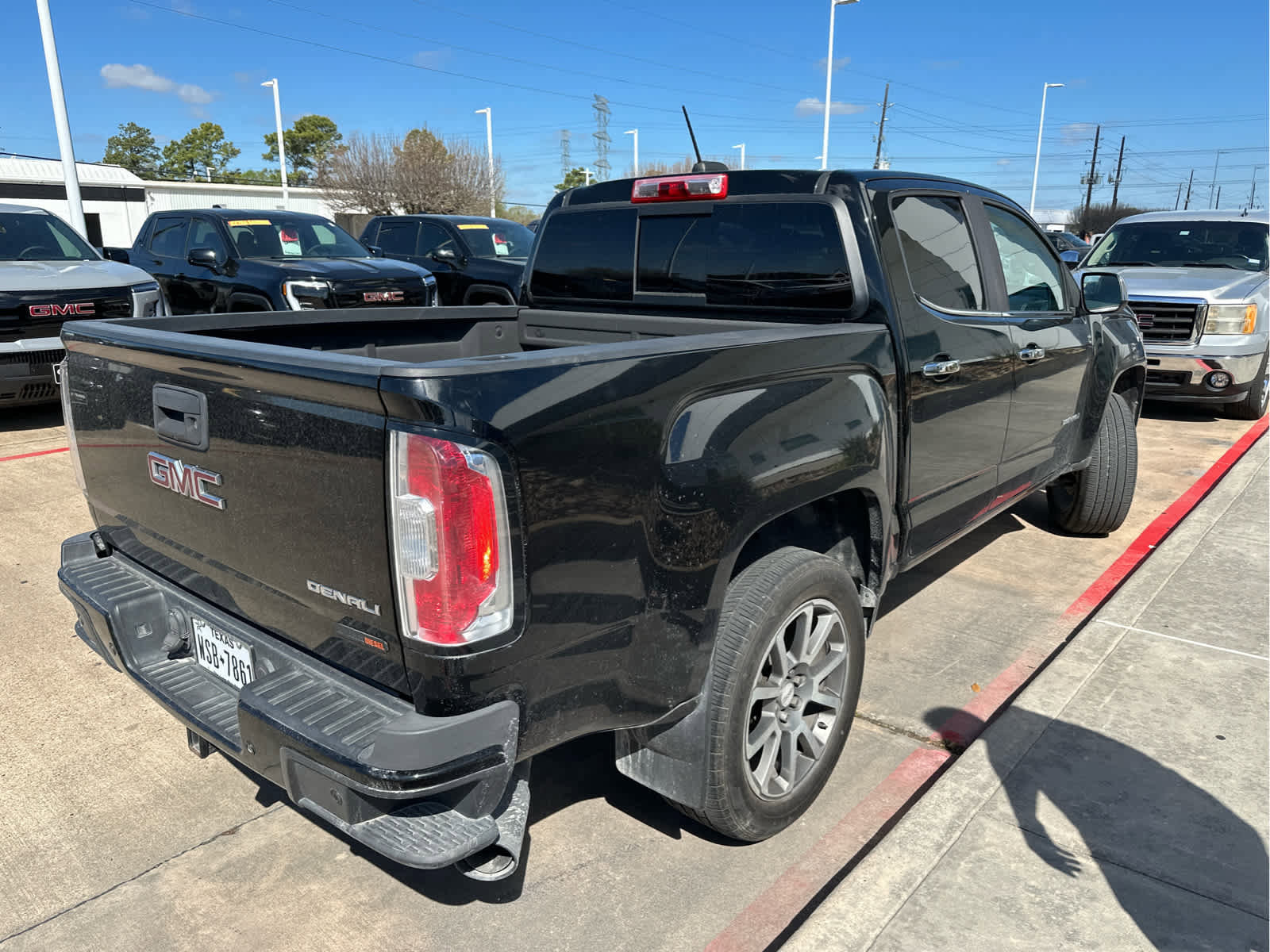 Used 2019 GMC Canyon Denali image 3