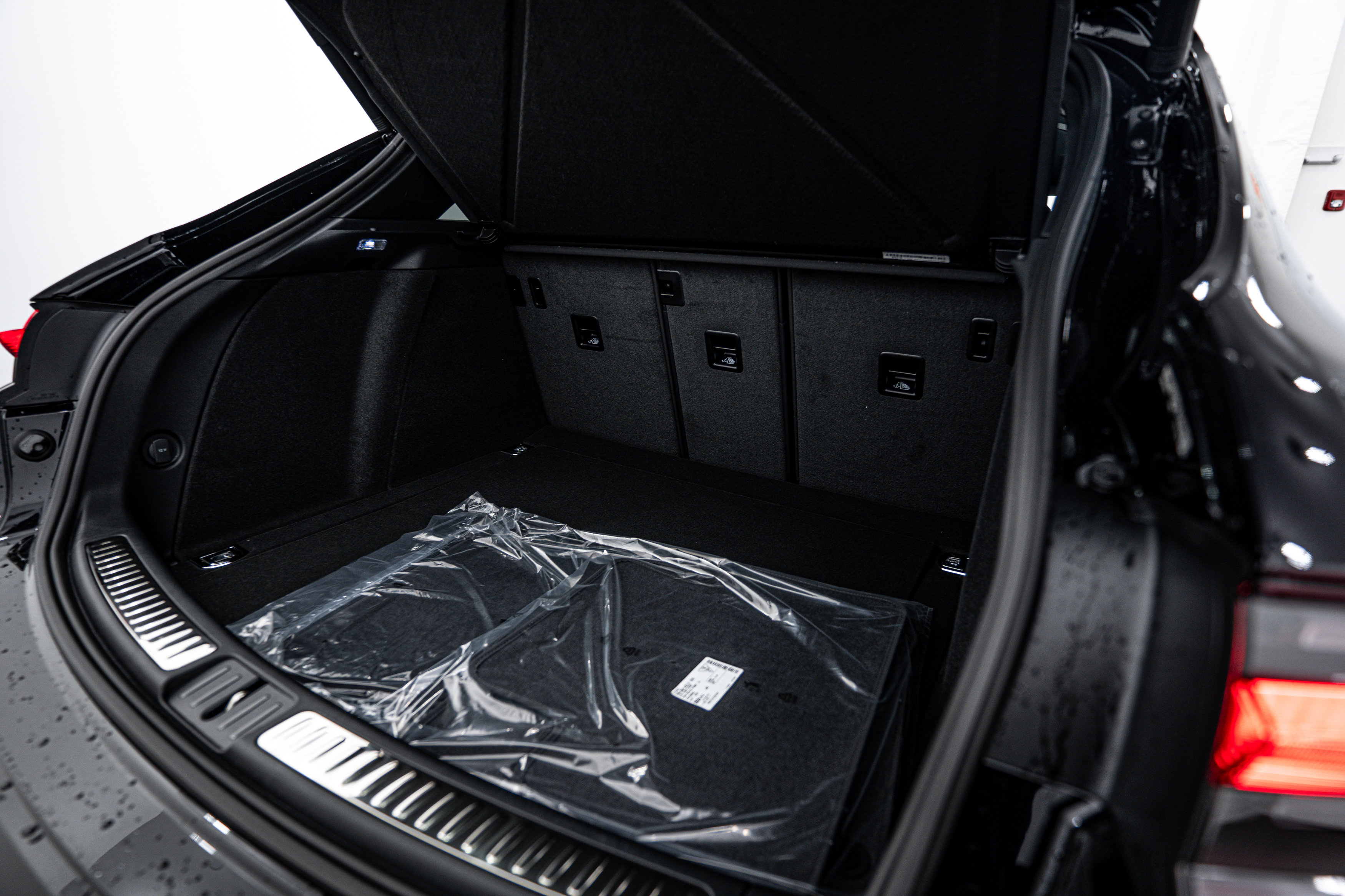 New 2025 Porsche Macan image 24