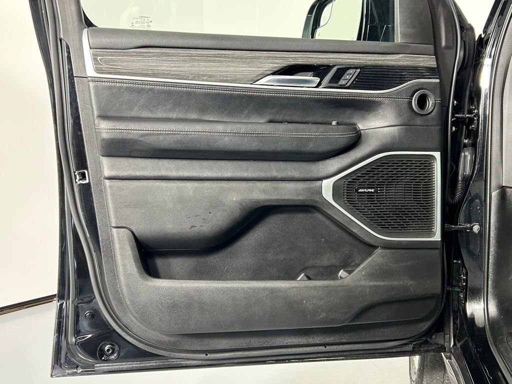 Used 2022 Jeep Wagoneer Series II image 32