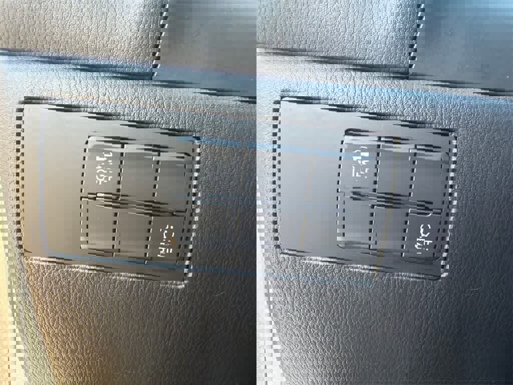 Used 2017 MAZDA MAZDA3 Touring image 31