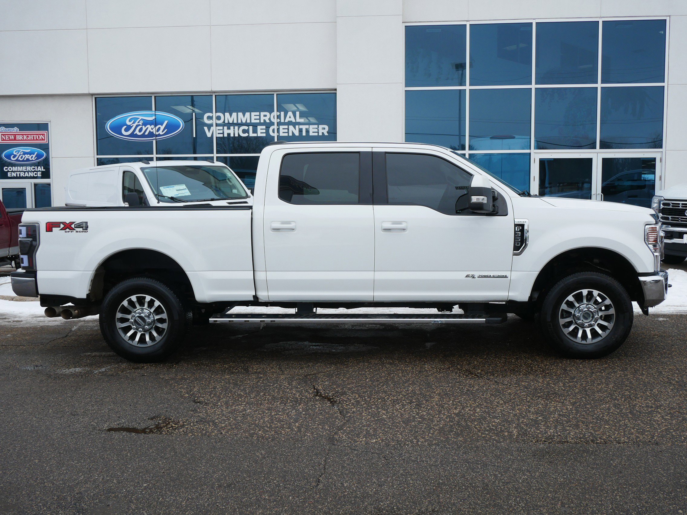 Used 2020 Ford F350 Lariat image 2
