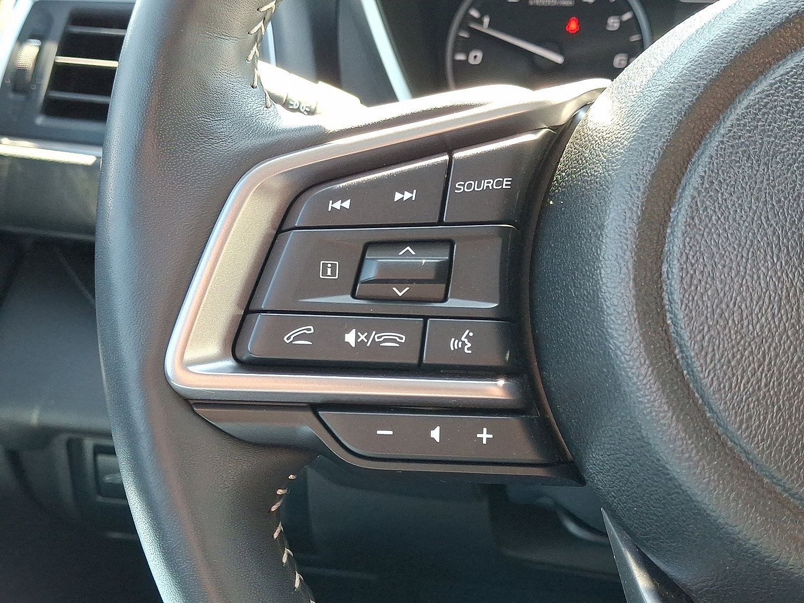 Used 2024 Subaru Ascent Touring image 30