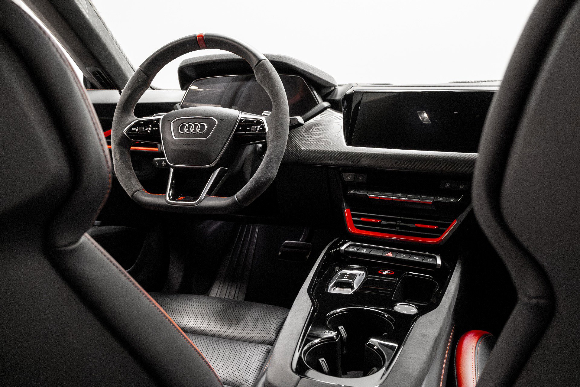 Used 2023 Audi RS e-tron GT image 30