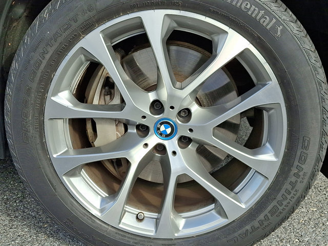Certified 2024 BMW X5 xDrive50e w/ Executive Package image 8