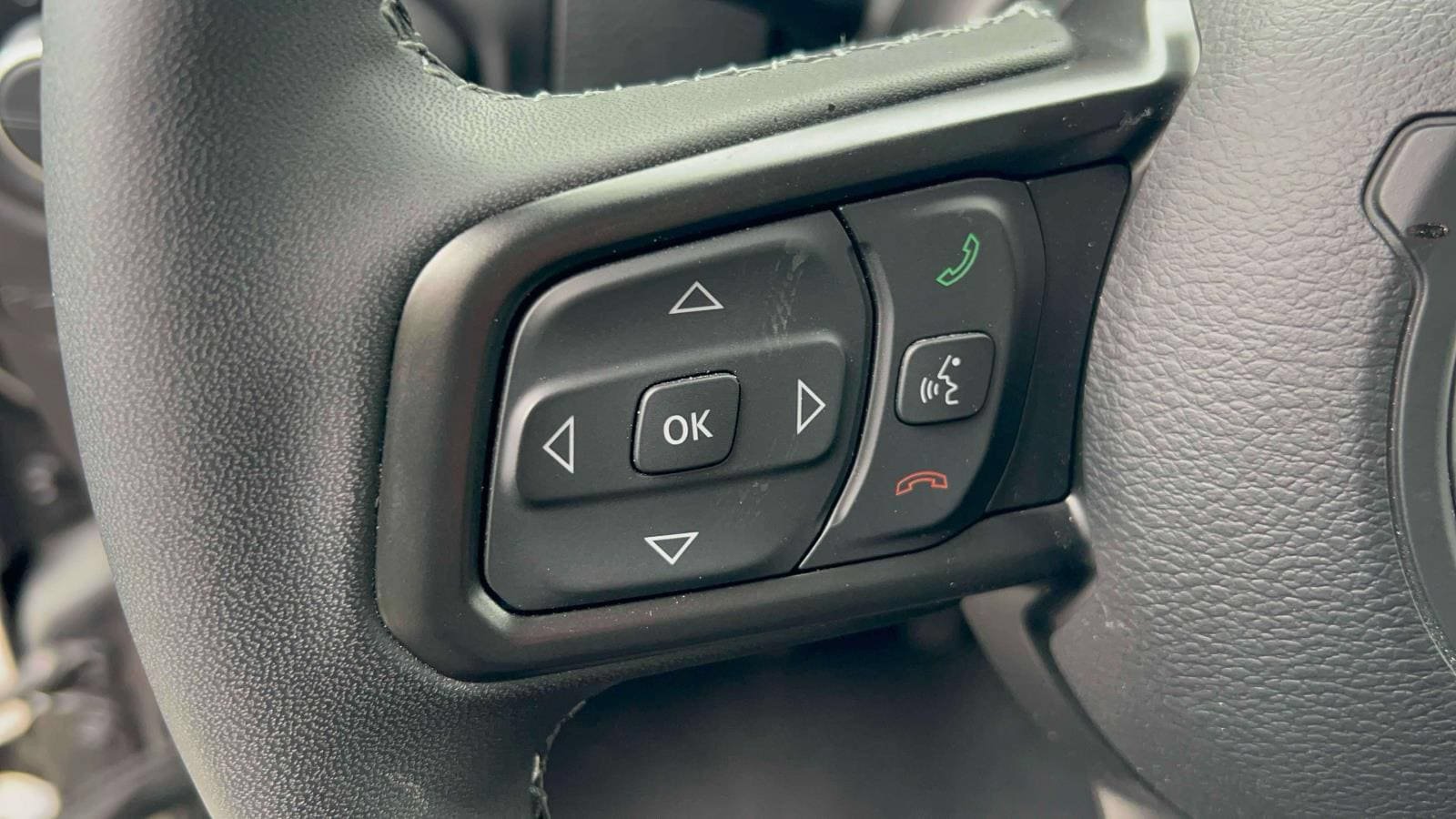 Used 2025 Jeep Gladiator Sport AWD/4WD image 22