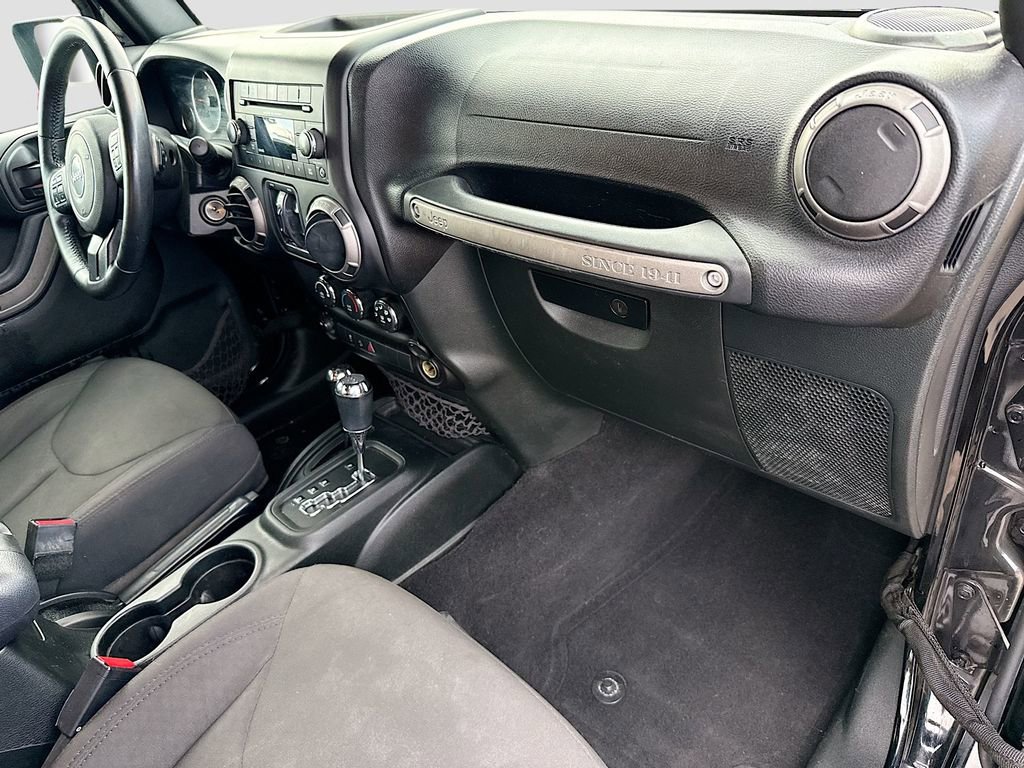 Used 2018 Jeep Wrangler Unlimited Sport S AWD/4WD image 32