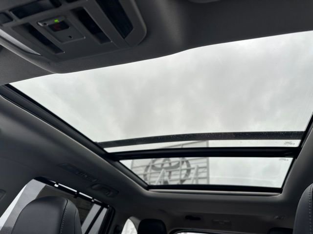 New 2026 Toyota Highlander Platinum image 25