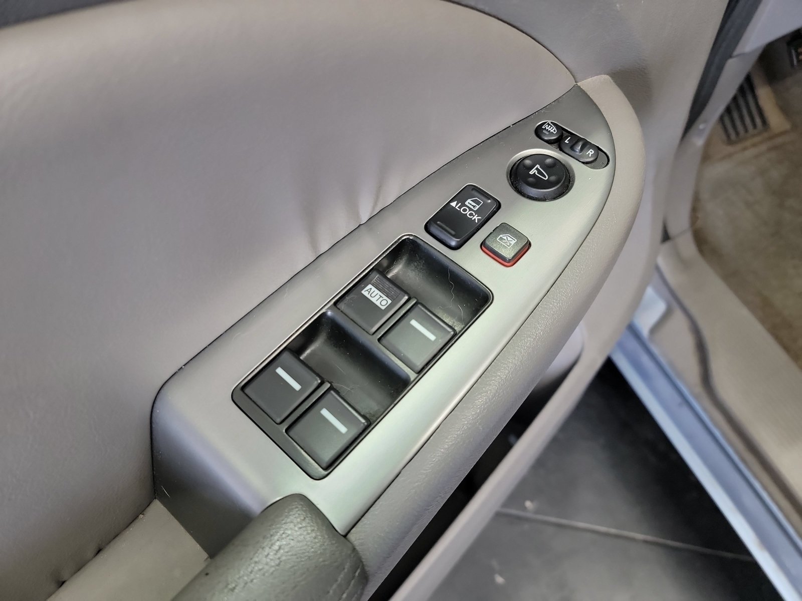 Used 2010 Honda Odyssey EX-L image 14