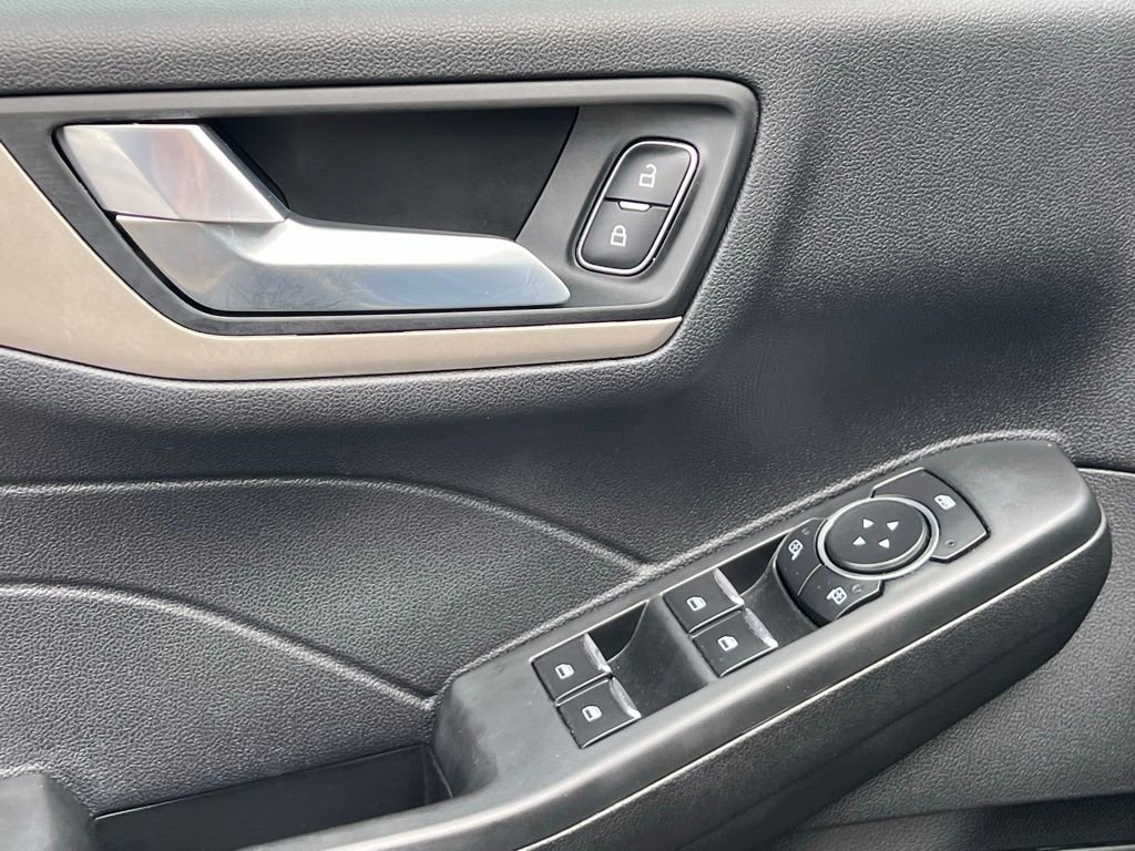 Used 2022 Ford Escape SEL image 26